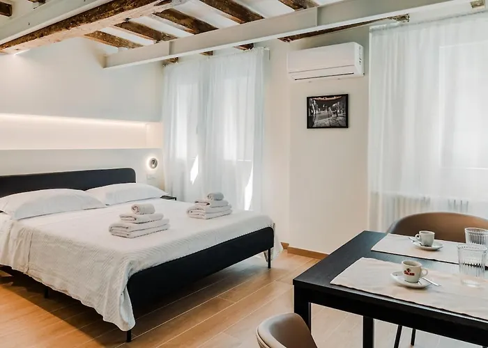 I Leoni - Downtown In Centro A Reggio Emilia