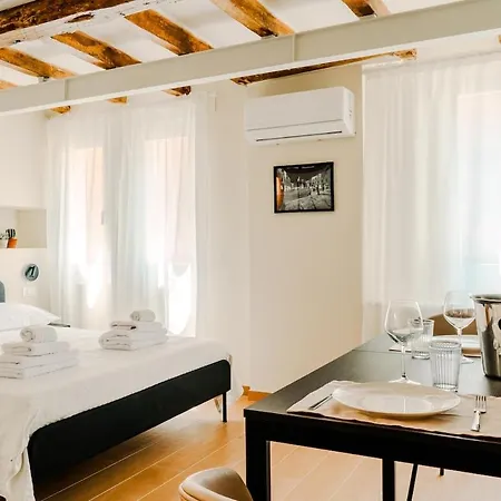 I Leoni - Downtown In Centro A Apartamento